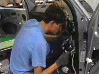 TRABAJADOR AUTOMOVIL 02